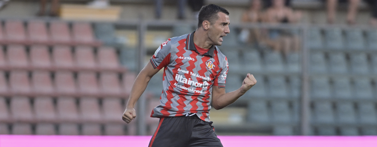 wp-content/uploads/2026/09/slider-bonazzoli-mvp-3a-giornata-serie-b.png