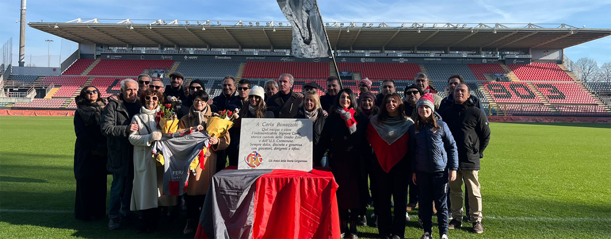 wp-content/uploads/2025/11/slider-signora-carla-targa-stadio-zini.png